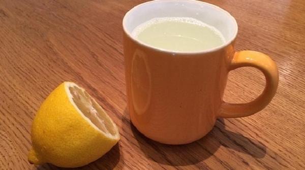 Té y limón para un autobronceador natural