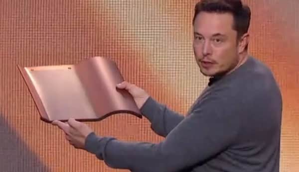 ¡Los nuevos techos solares de Elon Musk cuestan menos que un techo convencional!