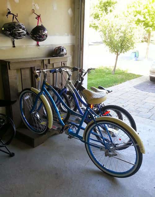 Almacenamiento de bicicletas con paleta de madera