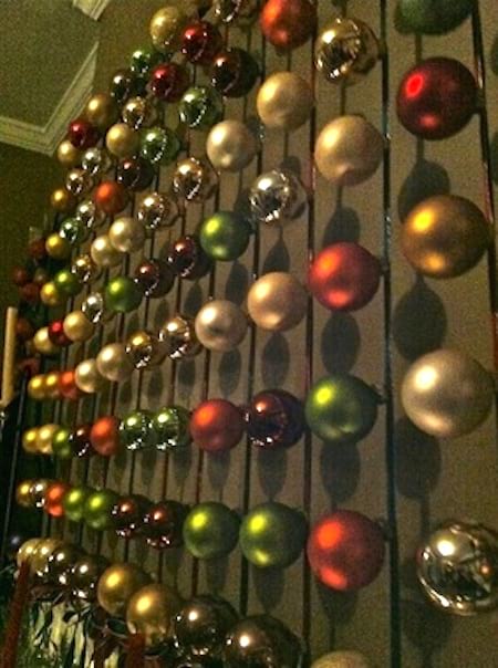 Haz una pared navideña con bolas