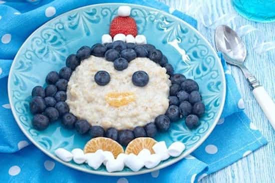 un pingüino de cereal para desayunar