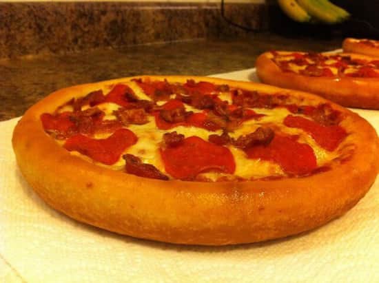 ¿Cómo preparar una deliciosa pizza de masa gruesa, como en Pizza Hut?