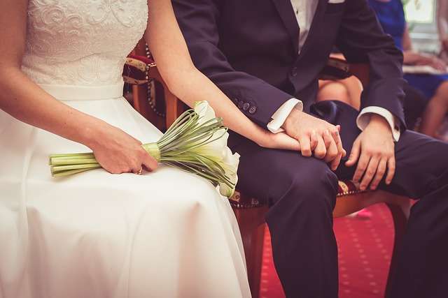 ¿Cuáles son algunos consejos caseros para ahorrar aún más dinero en tu boda?