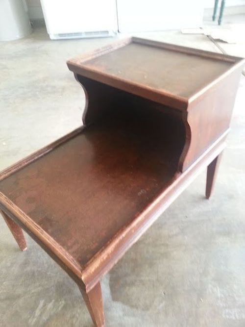 Mesa de madera de dos niveles