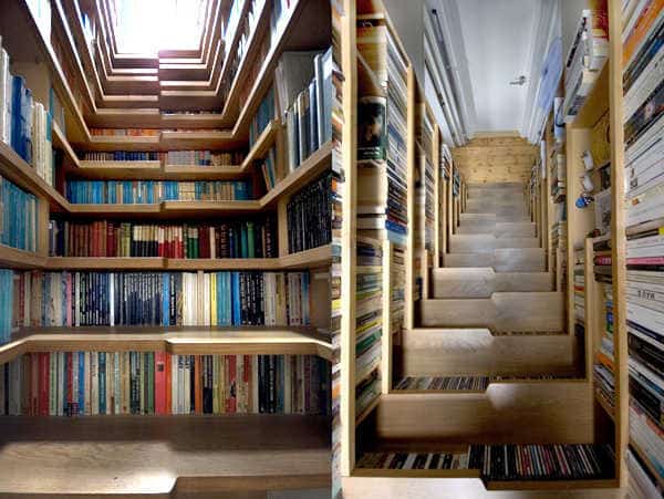 Biblioteca en escalera
