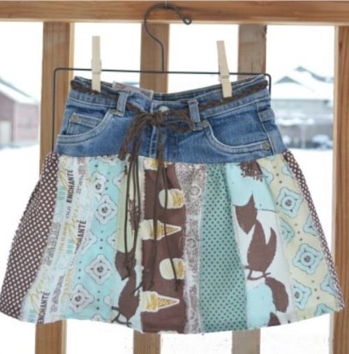 minifaldilla infantil amb texans reciclats
