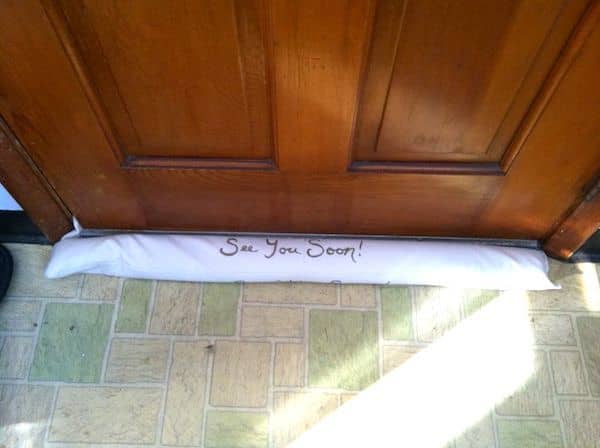 Recicle sus sábanas en rollos de puerta