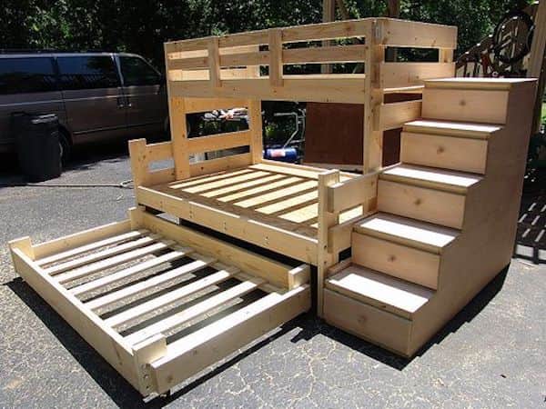 लकड़ी के फूस से बना 3 सीटर चारपाई बिस्तर