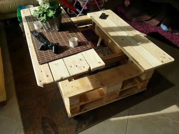 Mesa de centro con paleta de madera