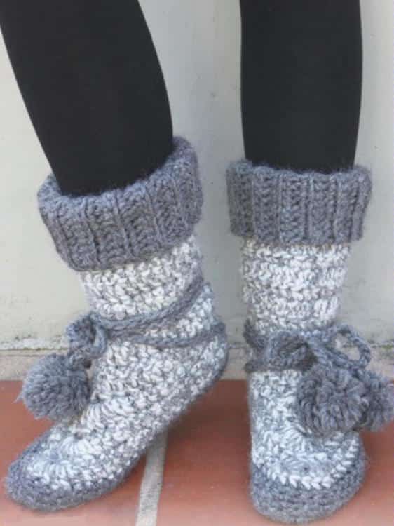 calcetines de crochet grises caseros