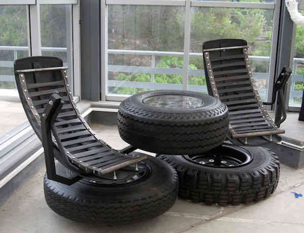 Pneumàtics reutilitzats per fer cadires d'exterior