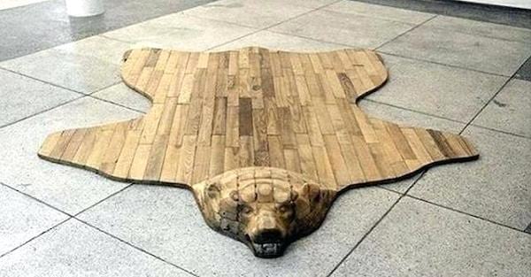 paleta de madera recuperada alfombra de piel de oso
