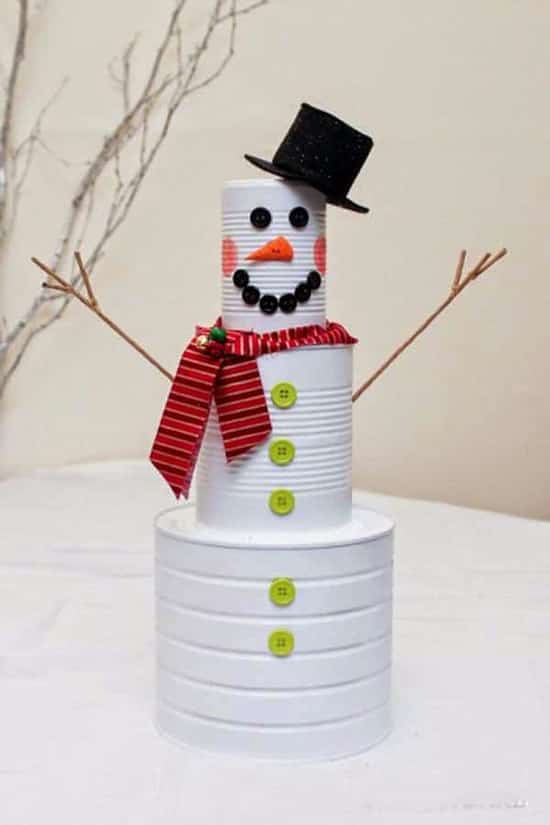 unas latas para hacer un muñeco de nieve