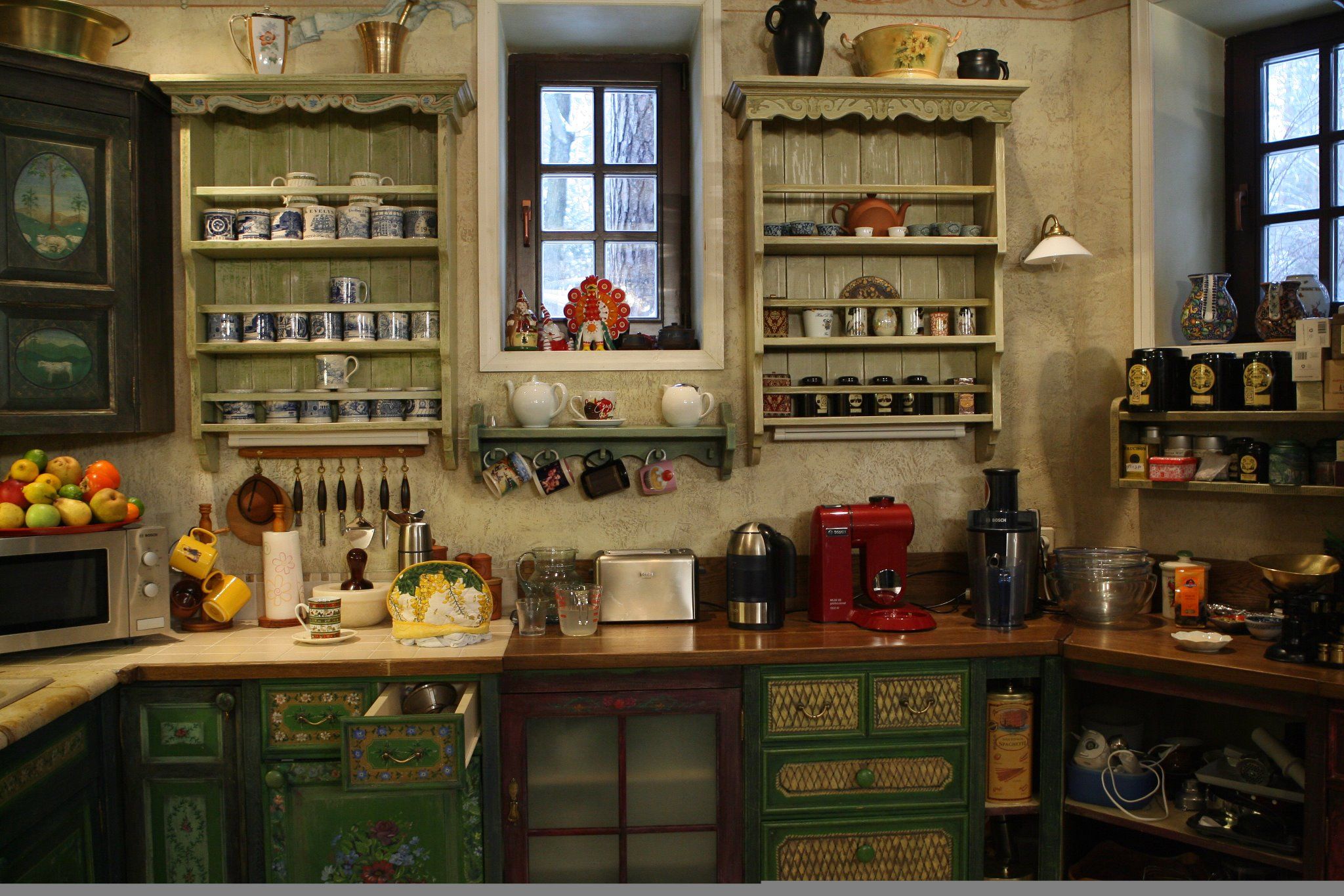 17 consejos geniales para ahorrar espacio en una cocina pequeña.
