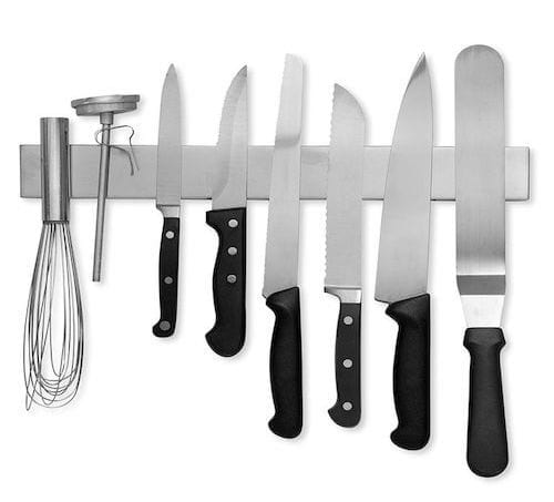 Consejo para guardar tus cuchillos organizados en una banda magnética