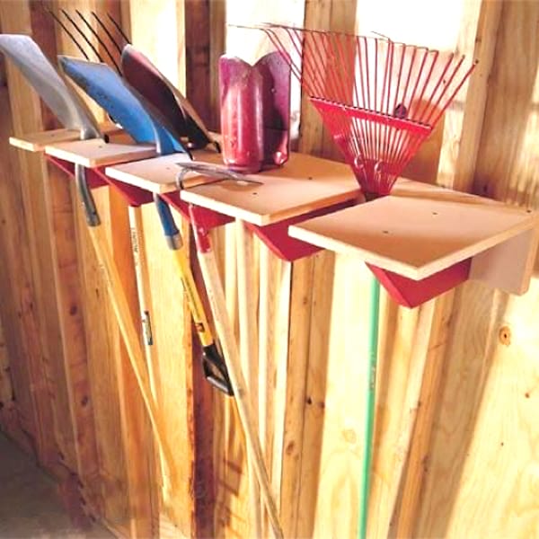 Fes un bastidor de fusta per guardar eines amb nanses i estalvia espai al teu garatge.
