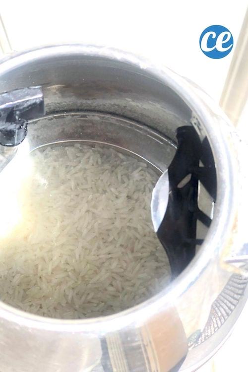 چاولوں کو کیتلی میں پکائیں۔