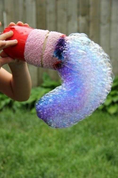 Com fer una serp bombolla perquè els nens es diverteixin