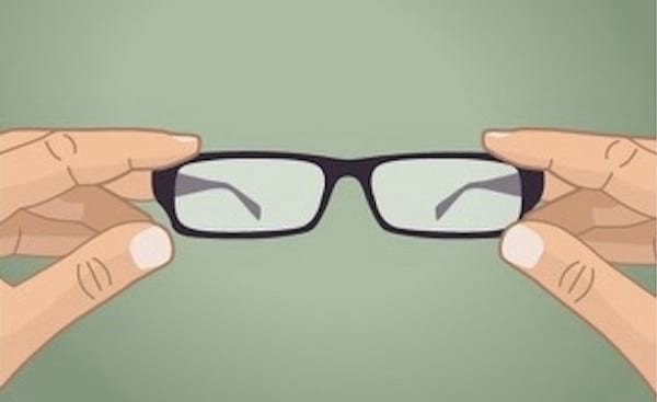 Il·lustració de la inspecció de les lents d'ulleres perquè estiguin netes i netes.