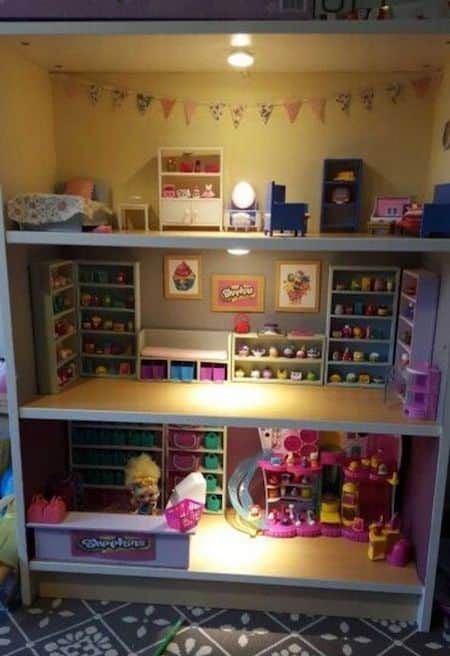 Proyecto decorativo: transformar una estantería en una casa de muñecas