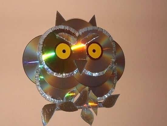 bricolatge mussol amb cd antic per reciclar