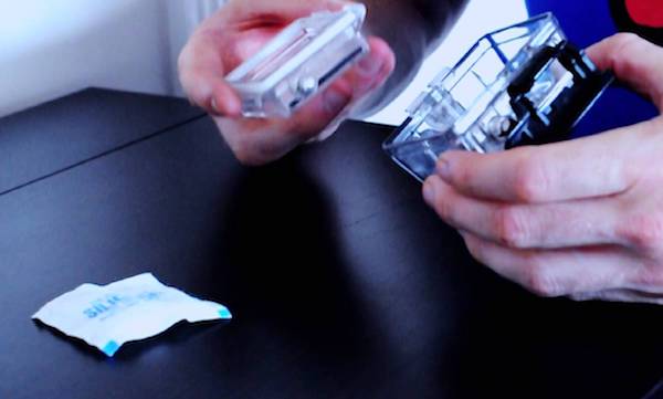 silicagel hjælper med at absorbere fugt fra vandtætte kameraer