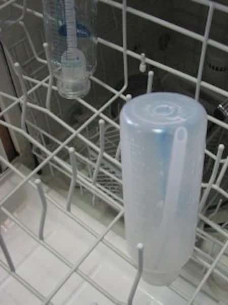 اغسل الزجاجة في غسالة الصحون