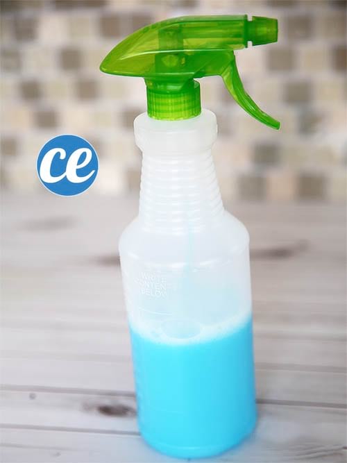 Spray mágico para limpiar la ducha fácilmente con vinagre blanco