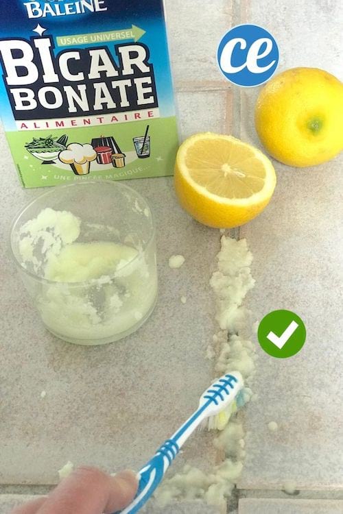 Limpiar las juntas de las baldosas con bicarbonato de sodio y pasta de limón.