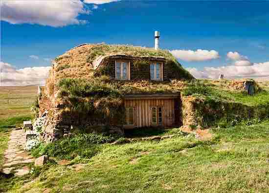 casa tradicional islandesa enterrada
