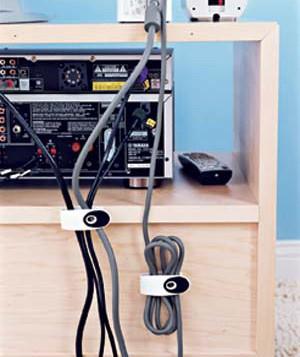 Use velcro para guardar los cables de su televisor