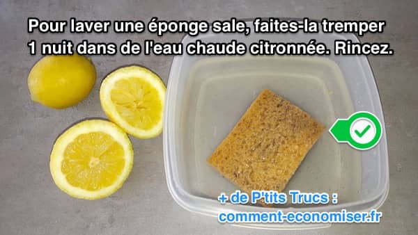 water en citroen om een ​​vuile spons schoon te maken