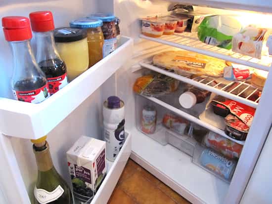 vask kjøleskapet før du fyller det