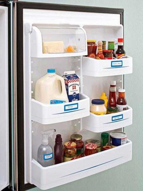ضع ملصقات على أبواب الثلاجة من أجل تخزين أفضل