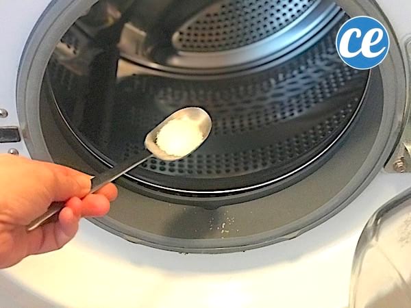 L'àcid cítric descalcifica la rentadora