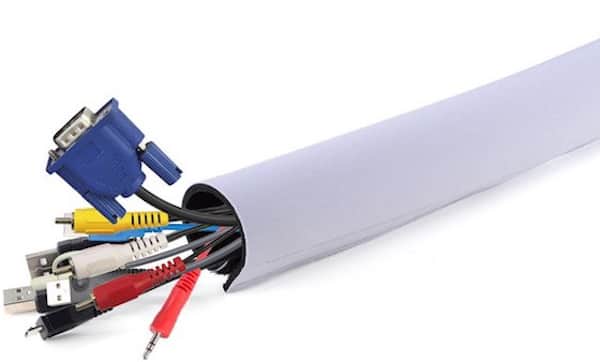 Indsæt nemt dine ledninger og elektriske kabler i slisken for at skjule dem godt.