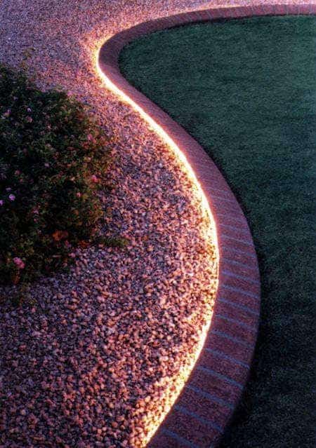 cómo iluminar tu jardín con cable de luz LED