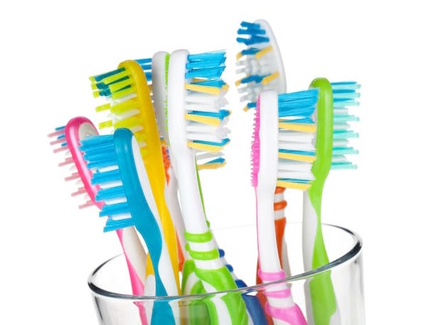 netejar els raspalls de dents amb vinagre