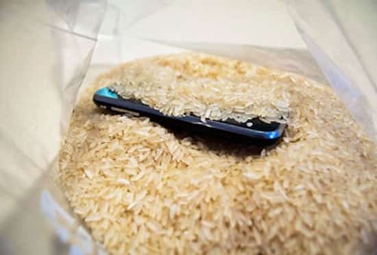 laptop molhado seco com arroz