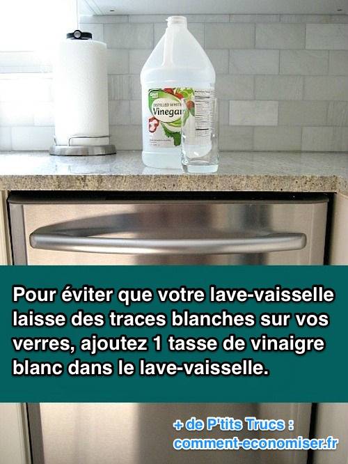 Usa vinagre blanco para evitar rayas blancas en los vasos.