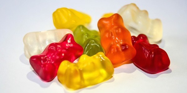 הידעתם שממתקים מכילים צבעים מלאכותיים?