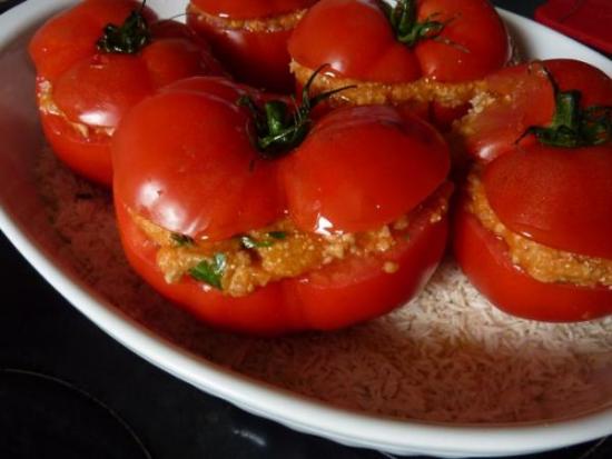 tomates rellenos y sobras de carne