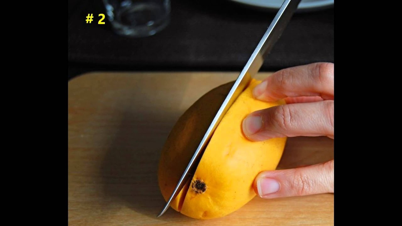 El truco para pelar un mango sin tener los dedos pegajosos.