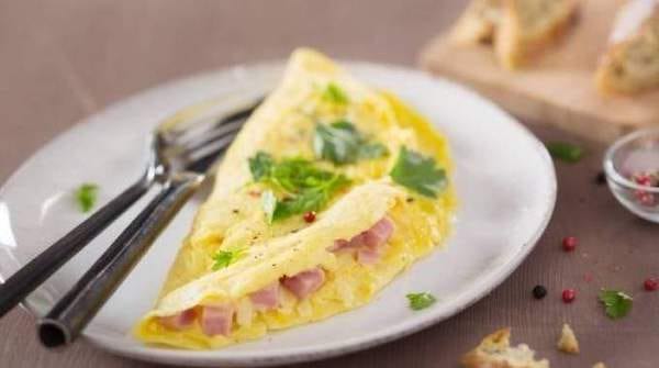 isang madali at mabilis na recipe ng omelet