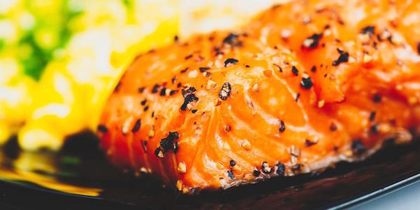 ¿Sabías que comer pescado puede ayudarte a perder peso?