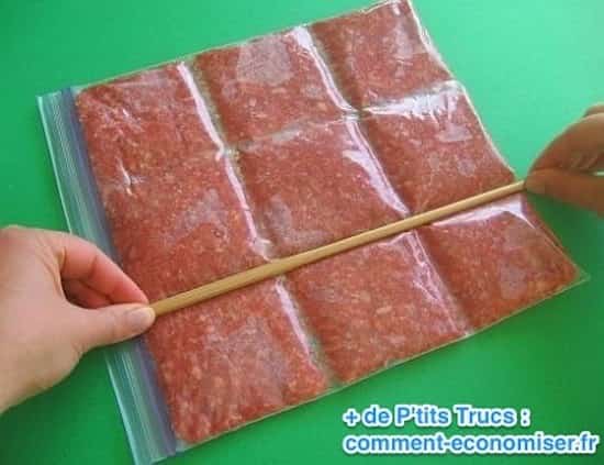 Forre la bolsa para reducir el tiempo de descongelación de la carne picada.