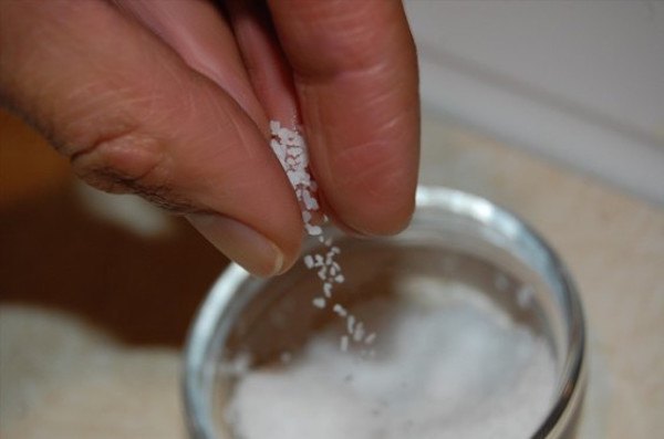 Una mica de sal a la llet ajuda a mantenir-la més temps.