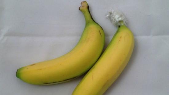separa los plátanos para mantenerlos