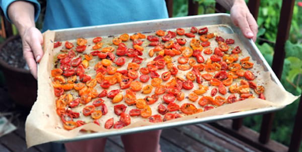 ¿Sabías que los tomates asados ​​se pueden almacenar en el congelador?