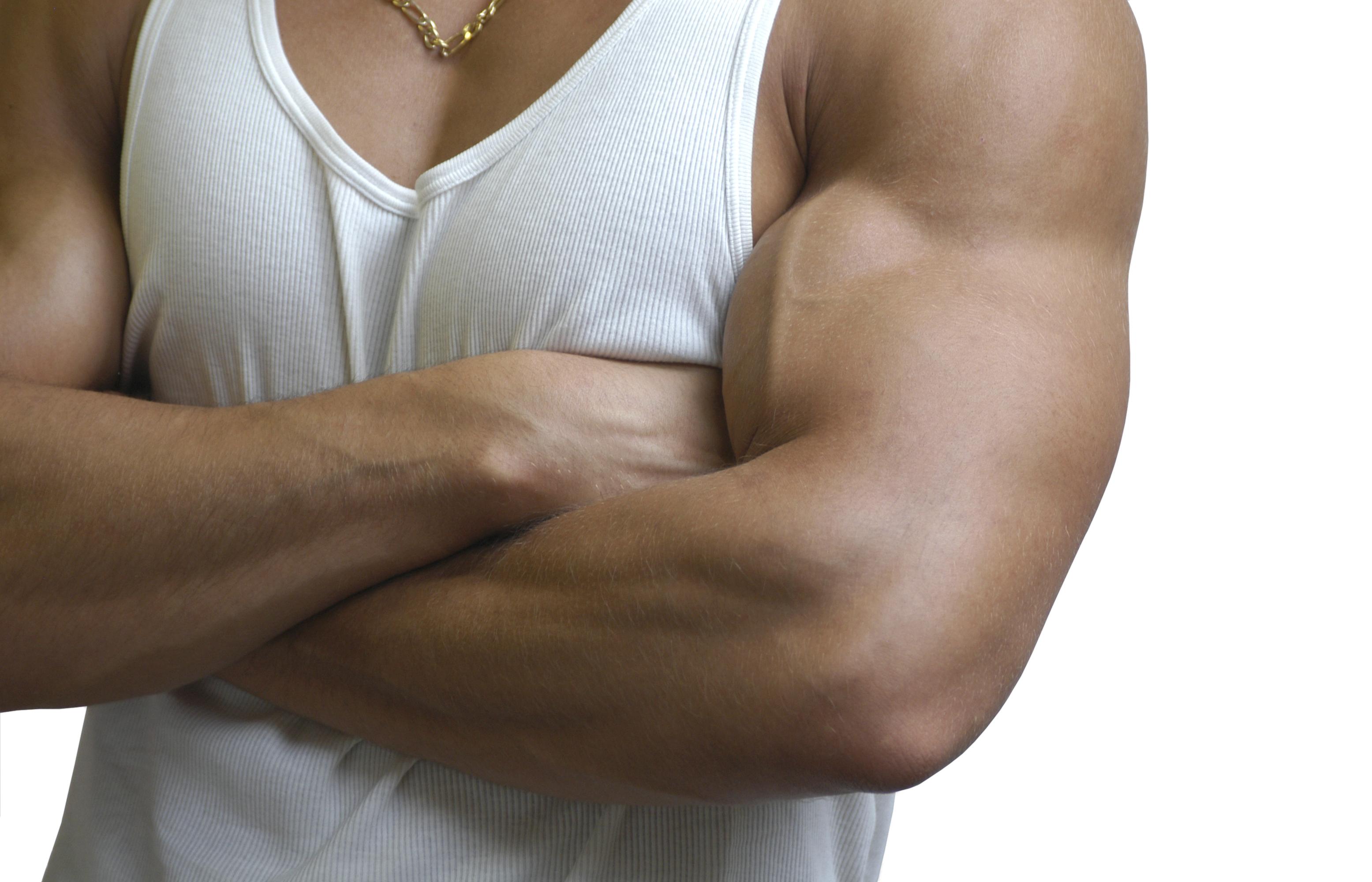 Trener du biceps uten utstyr?